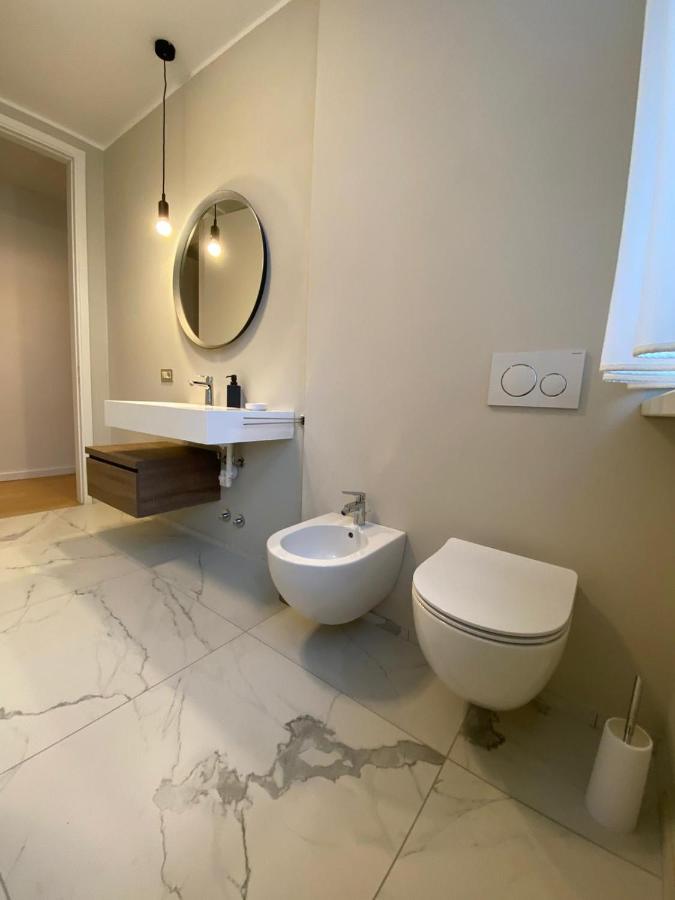 Little Marina Apartment Malgrate Bagian luar foto