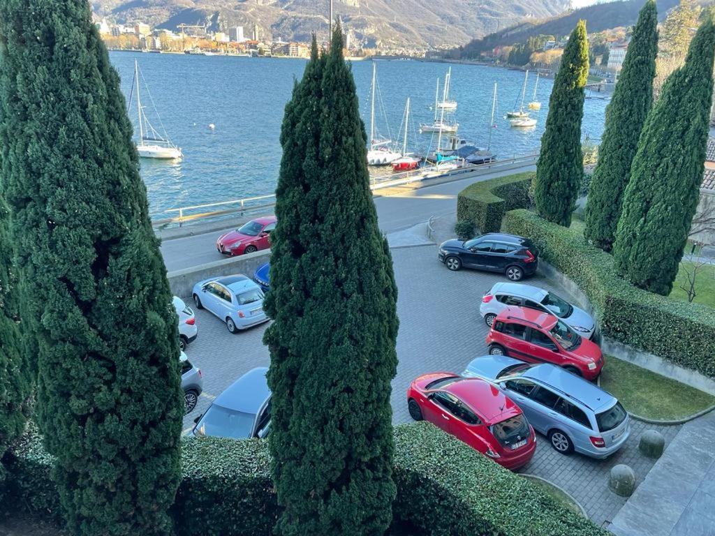 Little Marina Apartment Malgrate Bagian luar foto